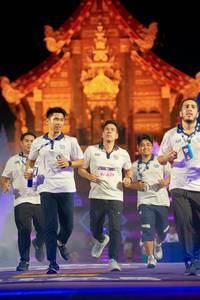 BIB: 629, 1999
                            <button type="button" onclick="openModal(22475987)" class="btn btn-primary btn-sm float-right btn-popup" data-toggle="modal" data-target=".modal-high-quality">
                        <i class="fas fa-shopping-cart"></i> Add to Cart
                    </button>
                                            <button type="button" onclick="isThisMe(22475987, true)" class="btn btn-success btn-sm float-right btn-popup btn-isme hidden" data-toggle="tooltip" data-placement="bottom" title="นี่คือรูปของคุณใช่ไหม คลิกที่นี่เพื่อเอาเข้าอัลบั้ม">
                        <i class="fas fa-plus"></i> Add to album
                    </button>
                    <button type="button" onclick="isThisMe(22475987, false)" class="btn btn-warning btn-sm float-right btn-popup btn-isnotme hidden">
                        <i class="fas fa-ban"></i> Remove from album
                    </button>